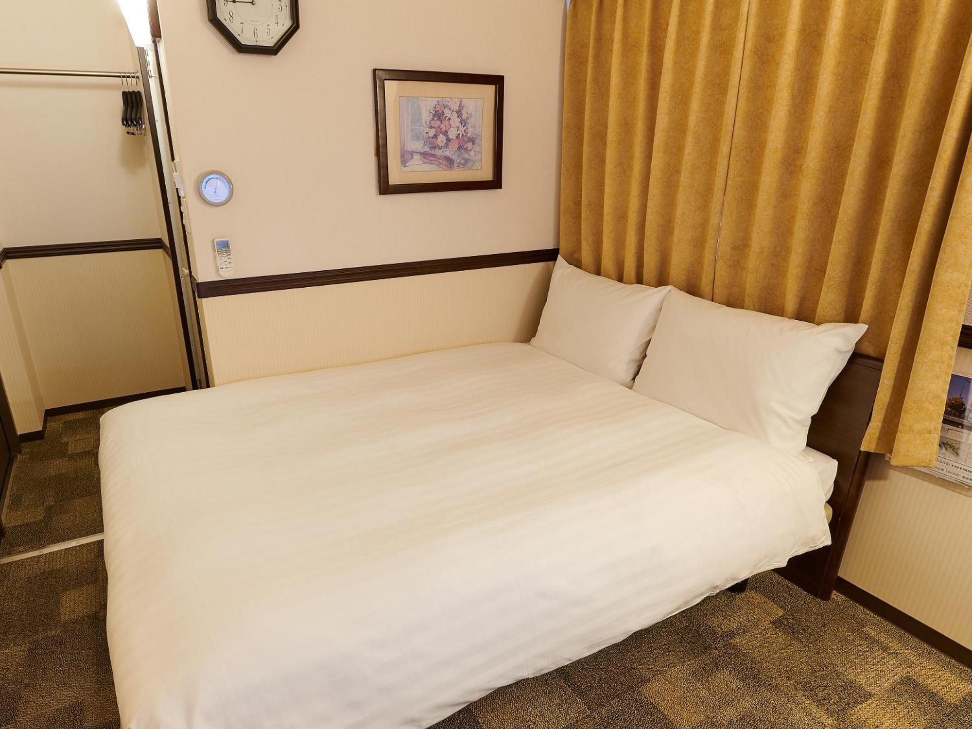 Toyoko Inn Osaka Shinsaibashi Nishi Pokoj fotografie